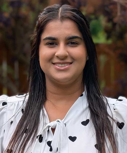 Komal Bhullar, Paralegal